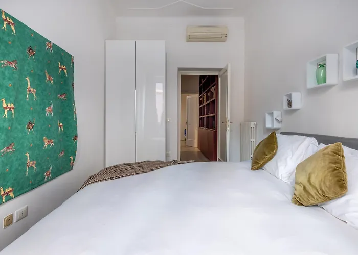 Urban Chic 2 Bedroom Vatican Escape *