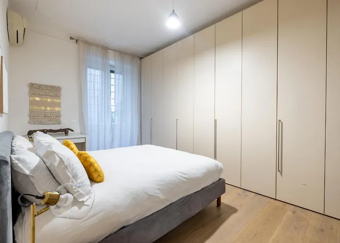 Urban Chic 2 Bedroom Vatican Escape